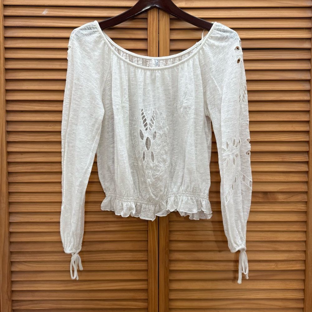 Free people Blouse with cut out Details size small